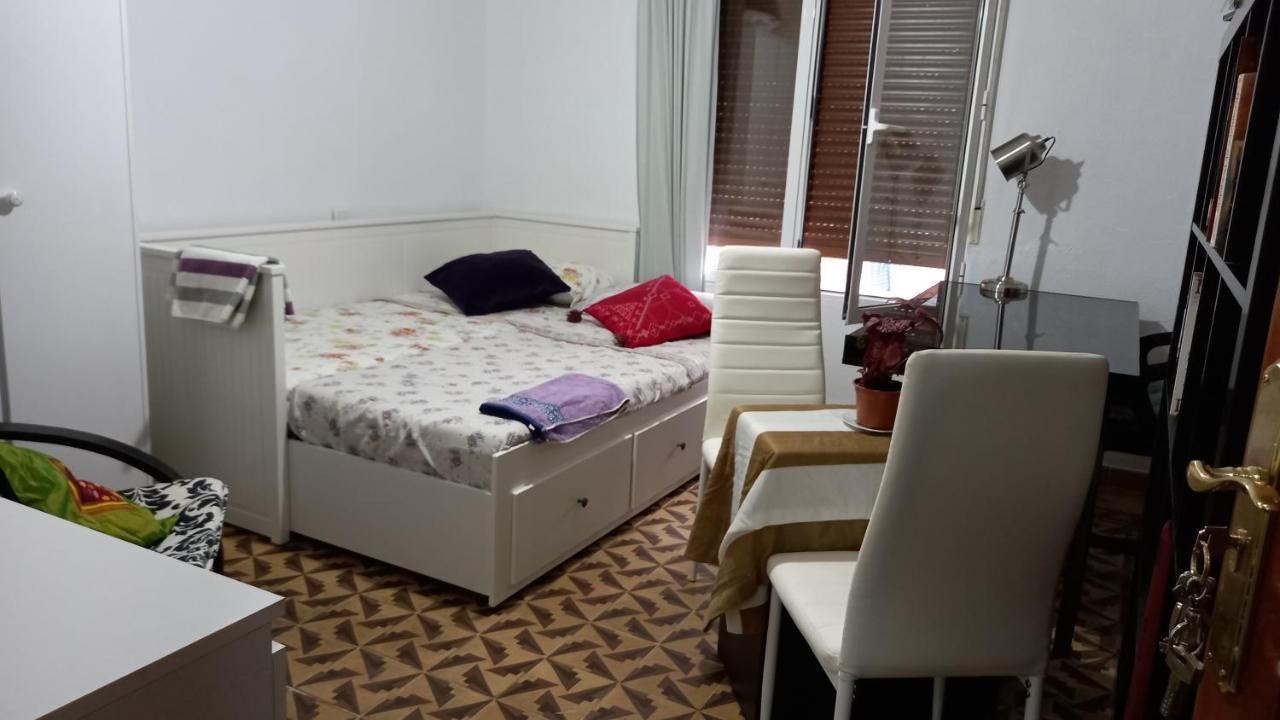 Las Golondrinas Habitacion En Piso Centrico Para Una O Dos Personas 萨拉戈萨 外观 照片