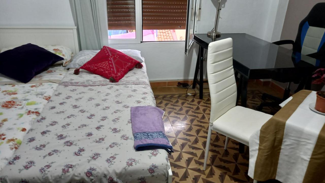 Las Golondrinas Habitacion En Piso Centrico Para Una O Dos Personas 萨拉戈萨 外观 照片